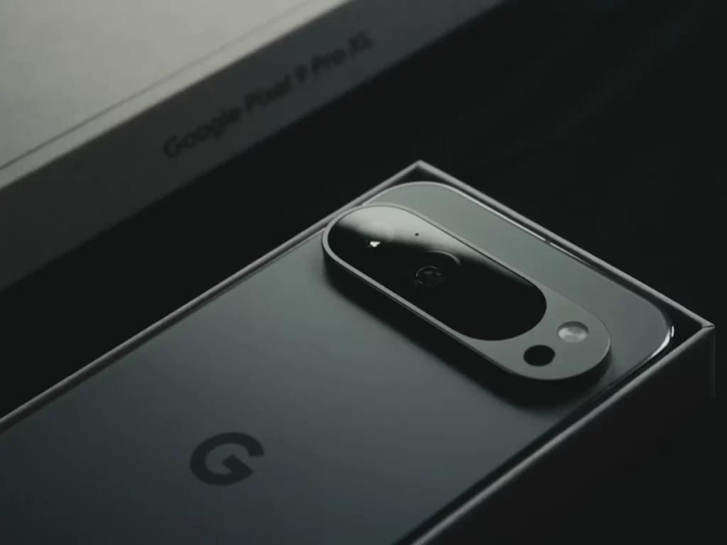 iFixPro 專業工程師正在維修 Google Pixel 9 Pro 屏幕及更換電池